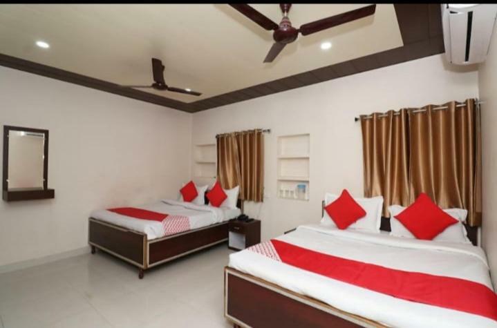 Hotel R D Palace Varanasi Exterior photo