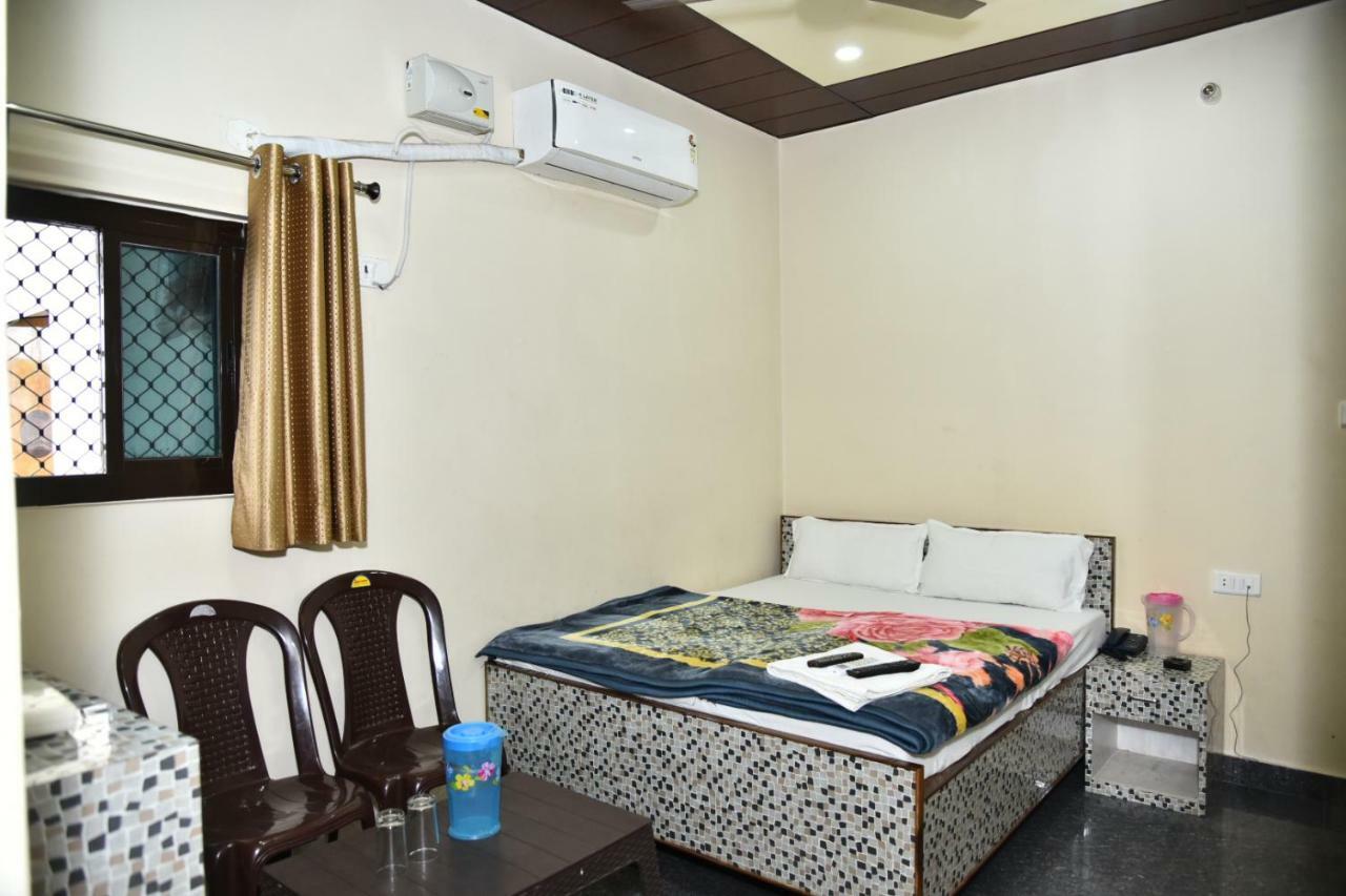 Hotel R D Palace Varanasi Exterior photo