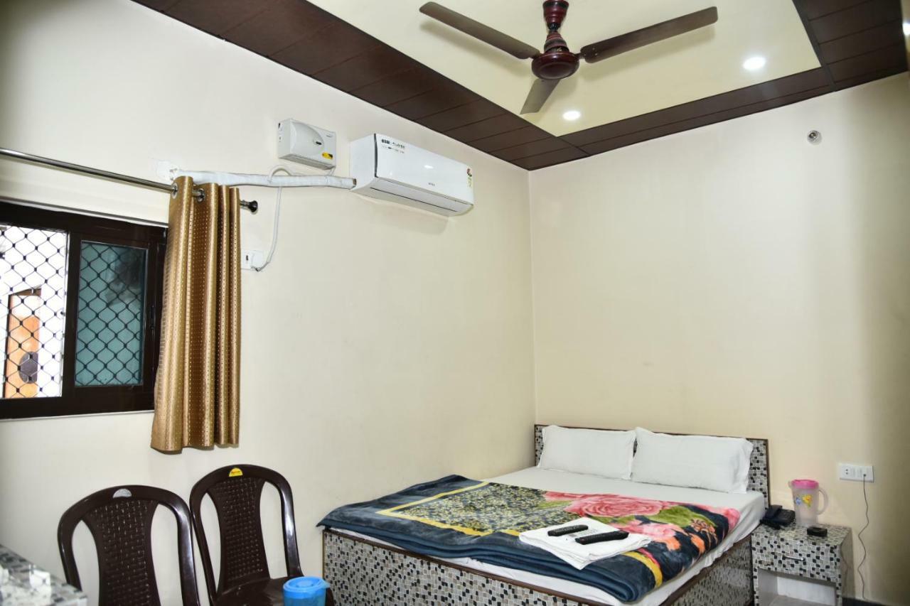 Hotel R D Palace Varanasi Exterior photo