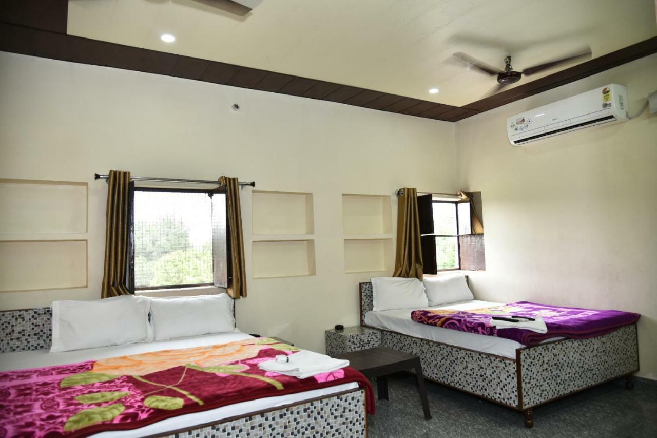 Hotel R D Palace Varanasi Exterior photo