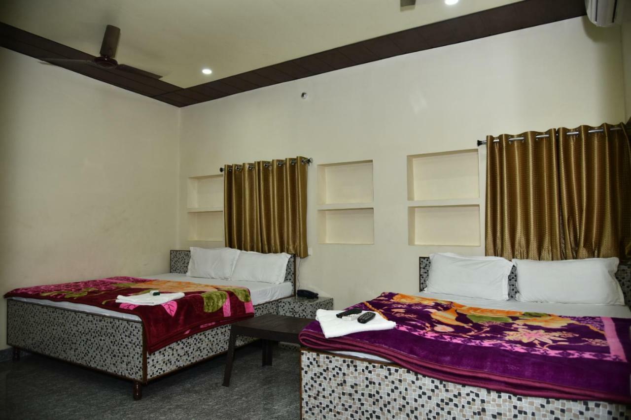 Hotel R D Palace Varanasi Exterior photo